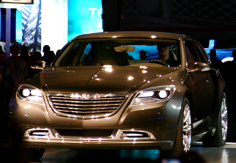 Illustration for article titled Chrysler 200C EV Concept: Shockingly Attractive Mid-Size